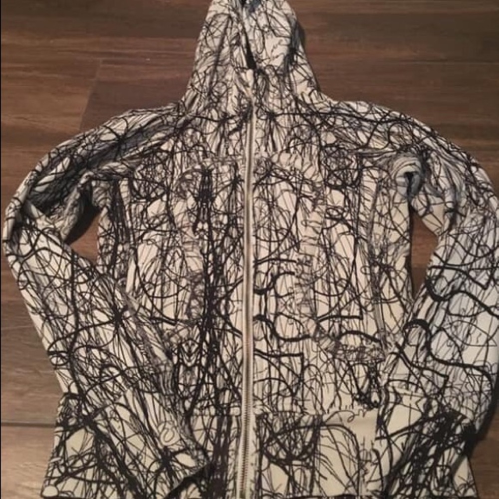 Lululemon Nesting Bird Scuba